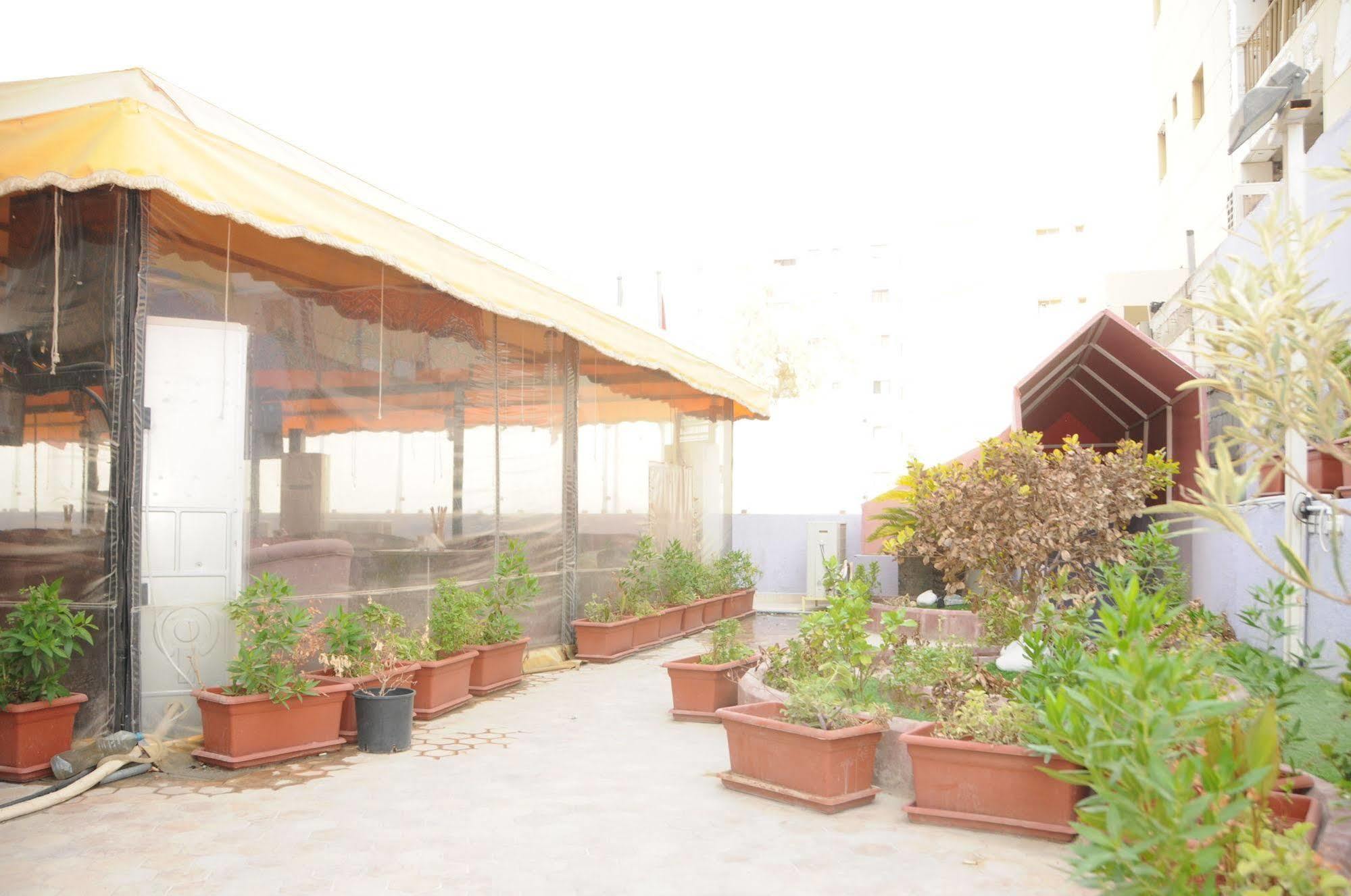 Al Muhanna Plaza Salmiya Old Souk Kuwait City Exterior foto